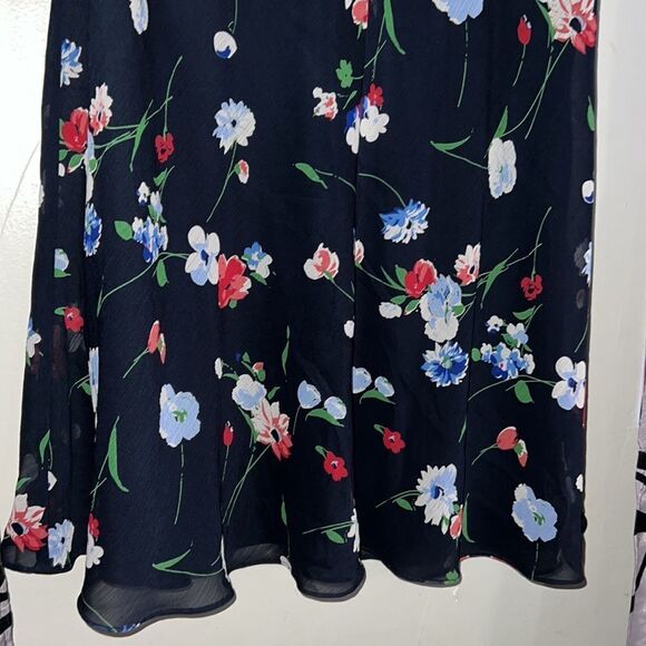 Chaps Long Skirt Women's Navy Floral All over print Size 10 - Picture 3 of 6
